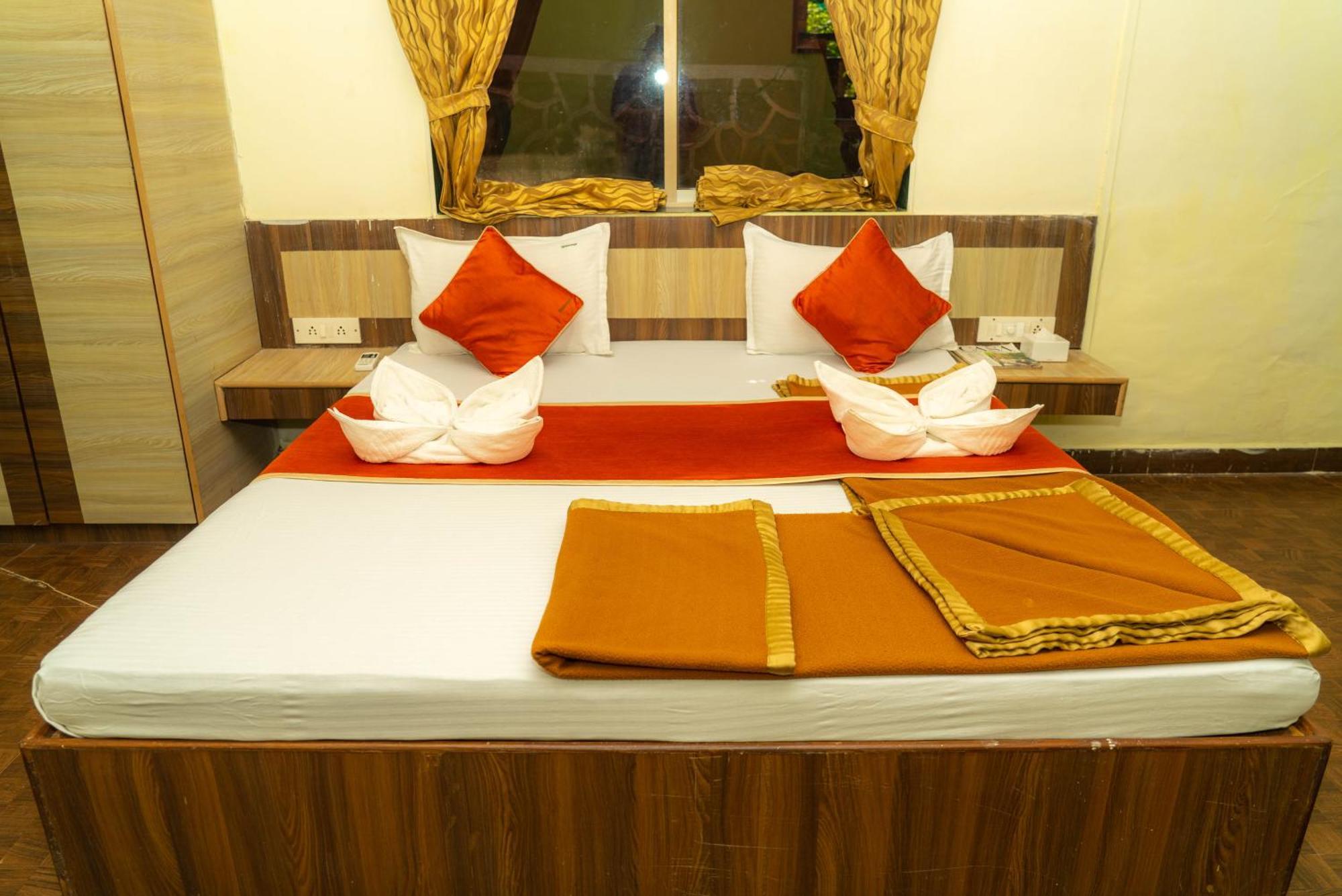 Wild Camp- The Nature Resort Khodala Esterno foto
